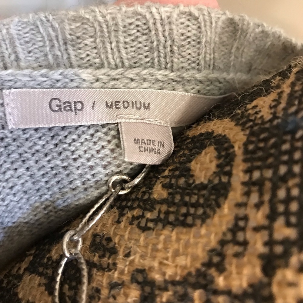 ⚪️GAP Polka Dot Sweater - Picture 9 of 9